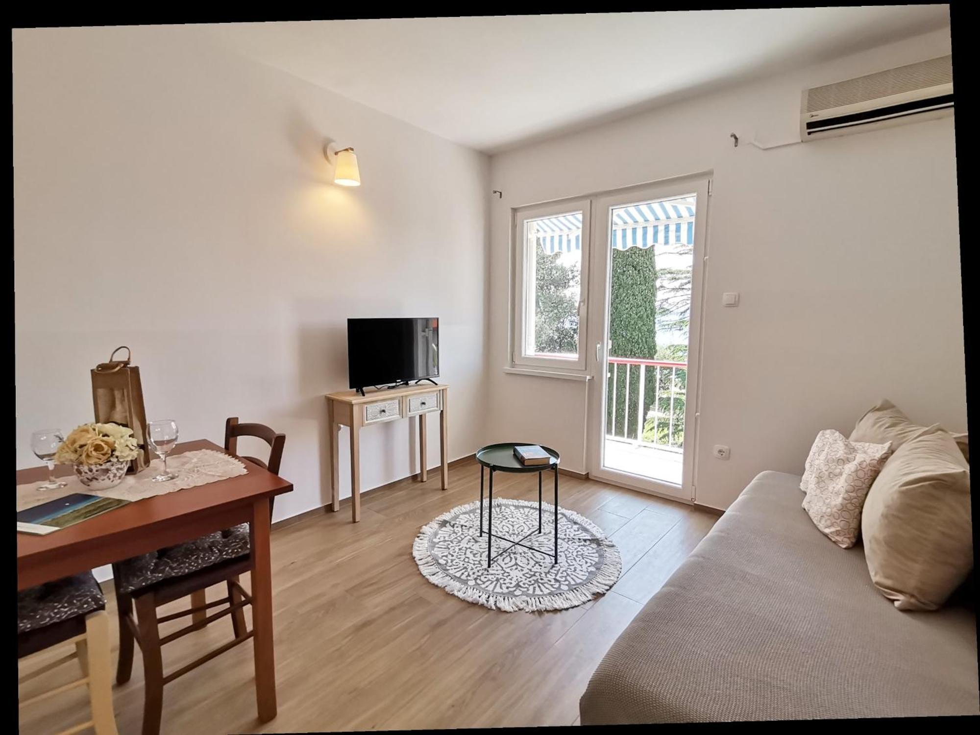 Apartments House Pinezic Malinska Exterior foto